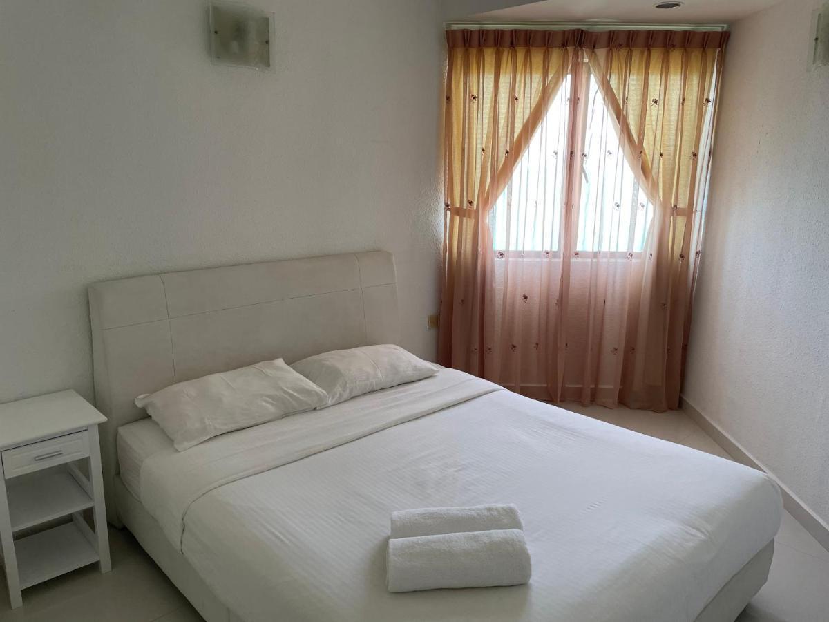 The Ferringhi Sea View At Sri Sayang Apartman Batu Ferringhi Kültér fotó