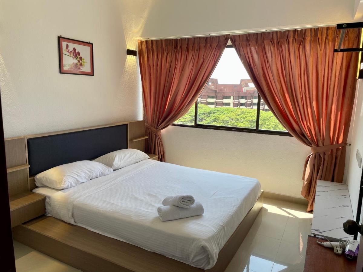 The Ferringhi Sea View At Sri Sayang Apartman Batu Ferringhi Kültér fotó